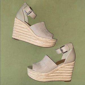 EUC Taupe Platform Wedge - Sz 6